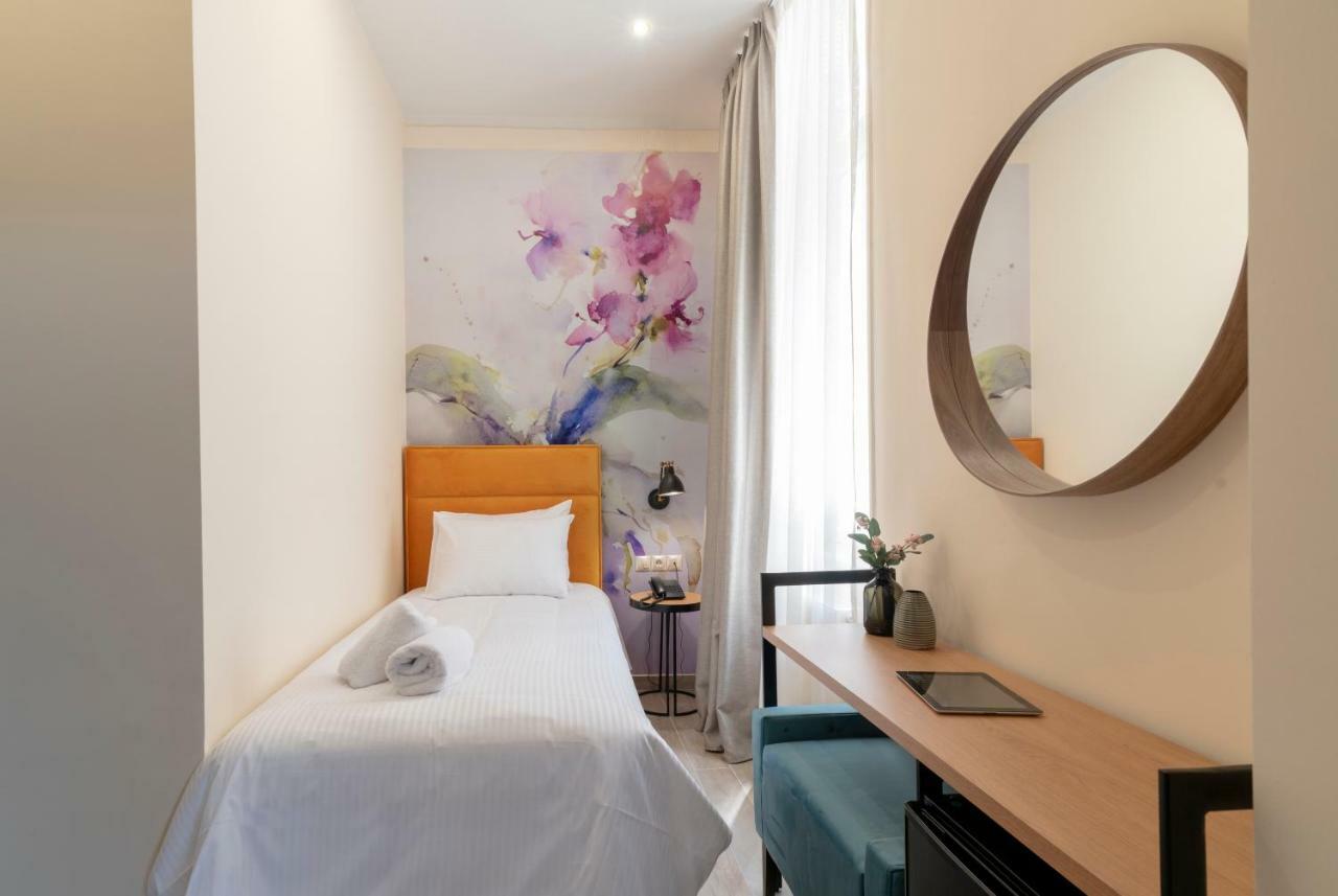 Market Twin Room Balcony