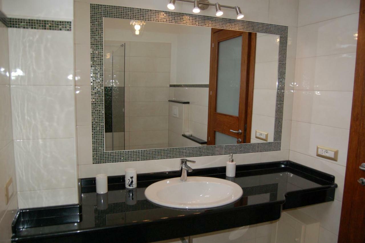 Double Room Private Bathroom,859161785:JPEG