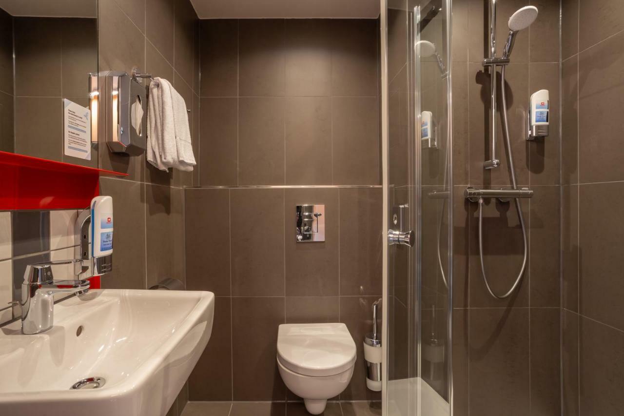 Cama en habitación compartida mixta de 4 camas - Solo adultos