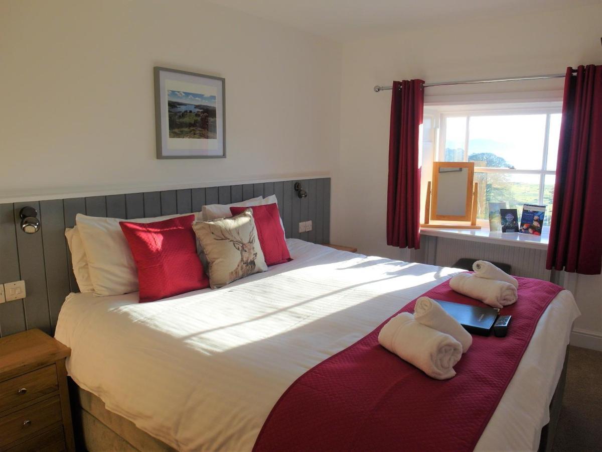 Double or Twin Room Lake View