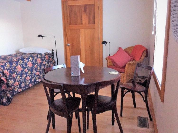 Two-Bedroom Apartment,951155062:JPEG