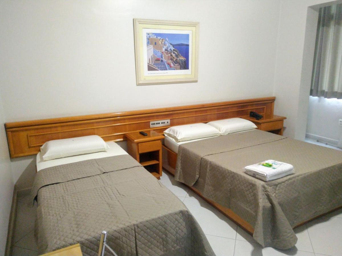 Quarto Triplo Básico