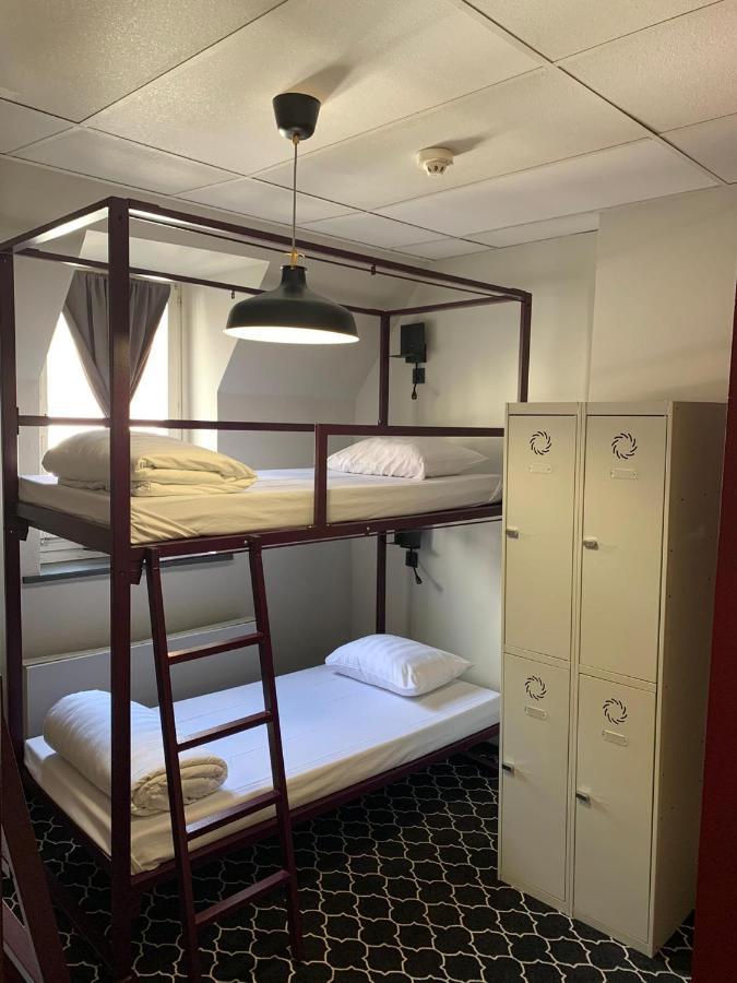 Bed in een Gemengde Slaapzaal met 4 Bedden en Eigen Badkamer