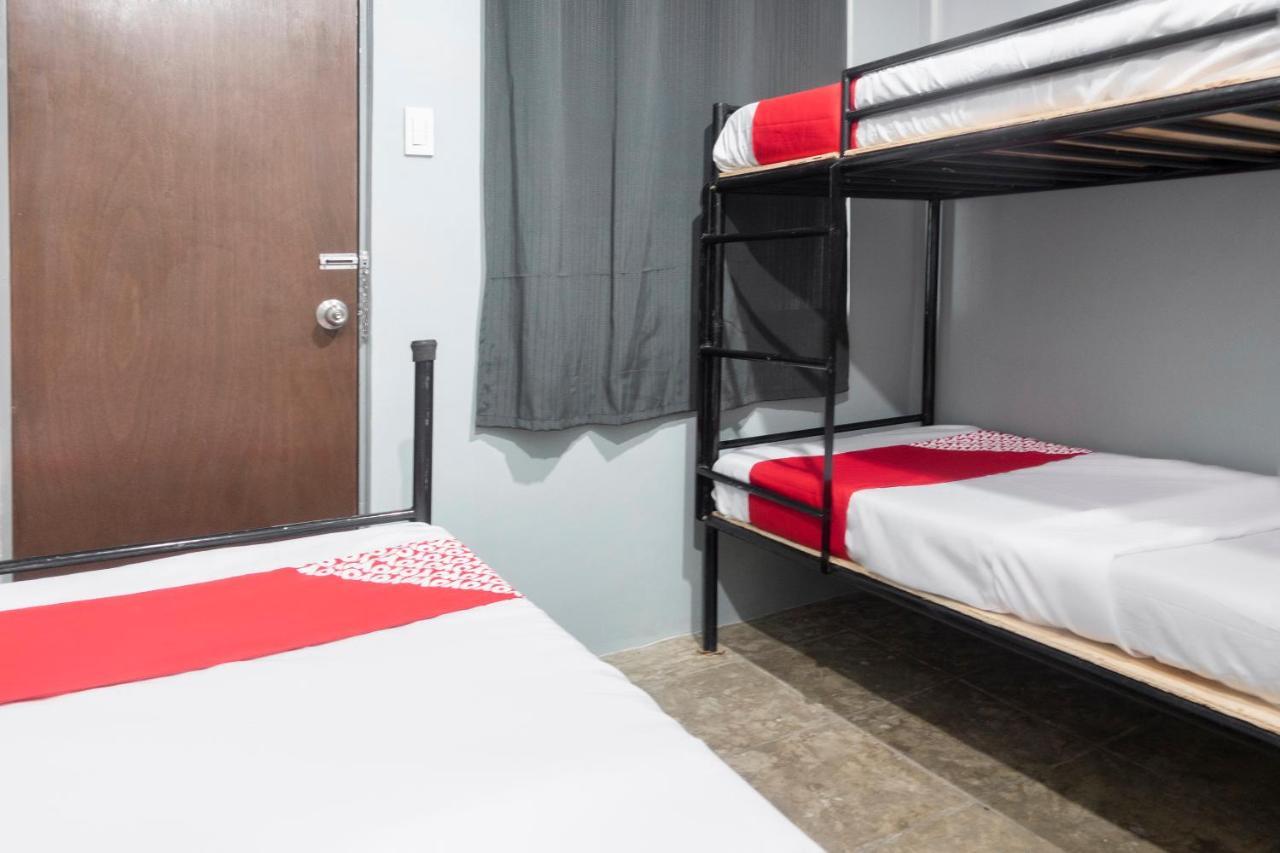 Mixed Dormitory Room