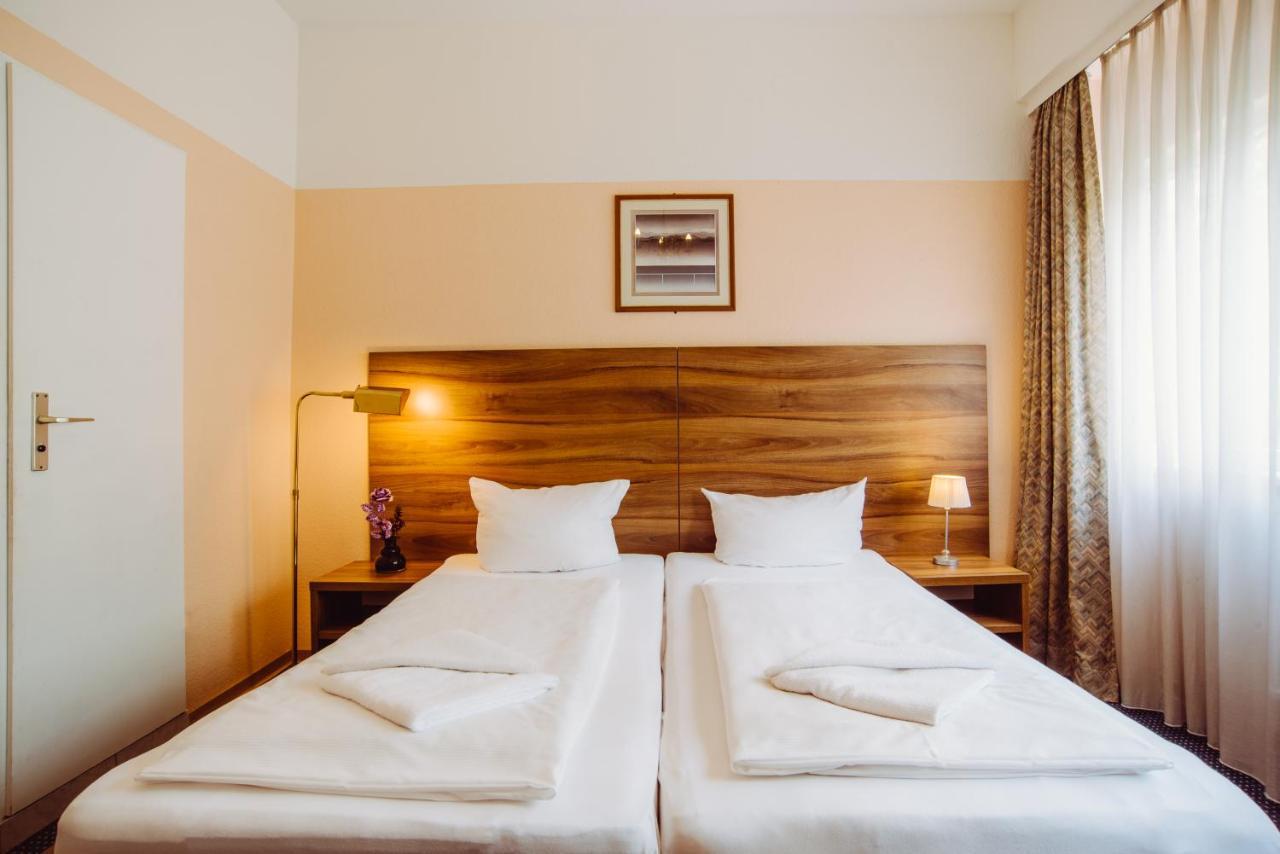 Twin Room,999374604:JPEG