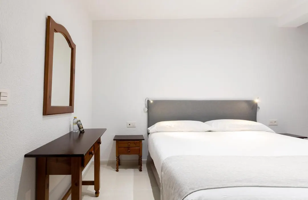 Hostal La Costa-1