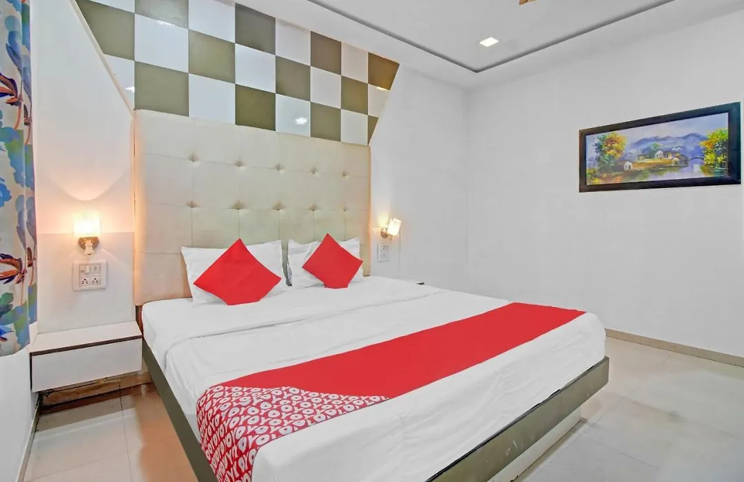 Flagship 83490 Hotel Bently Palace-1
