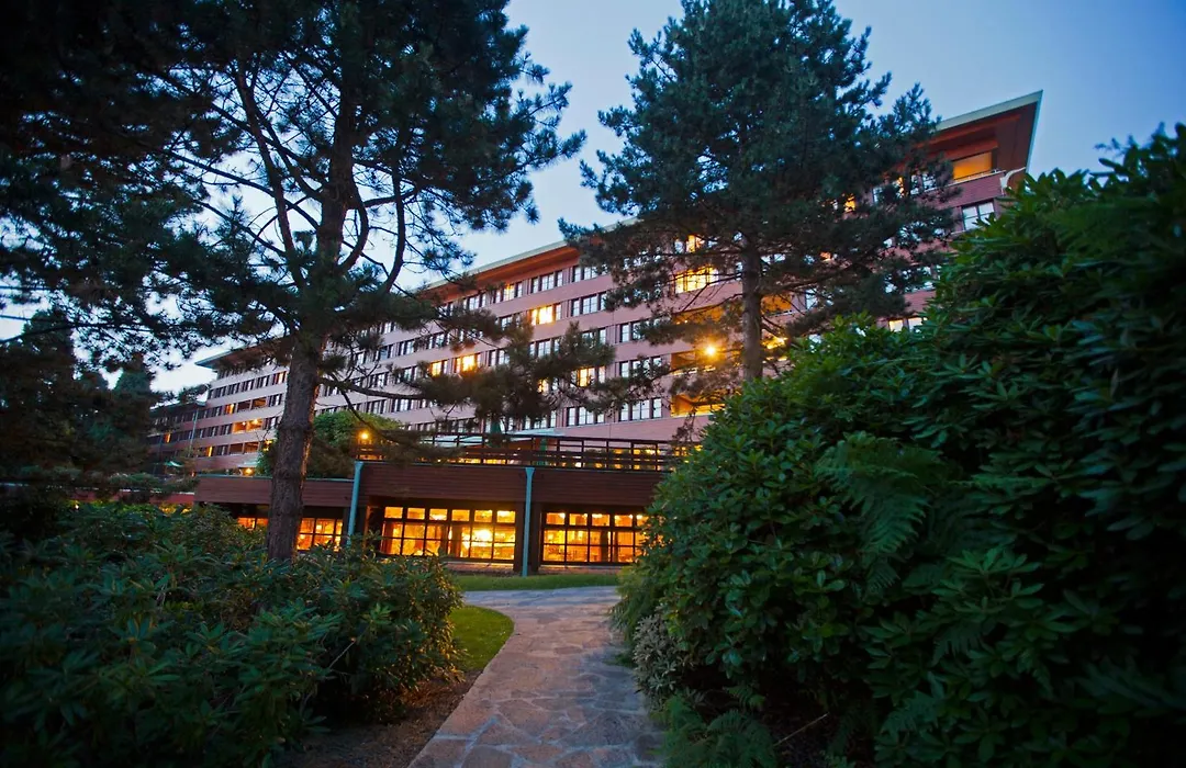 Disney Sequoia Lodge-1