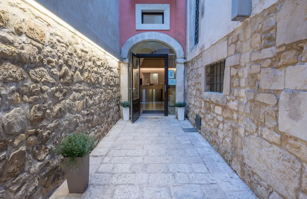 Hotel Vittorio Veneto-1