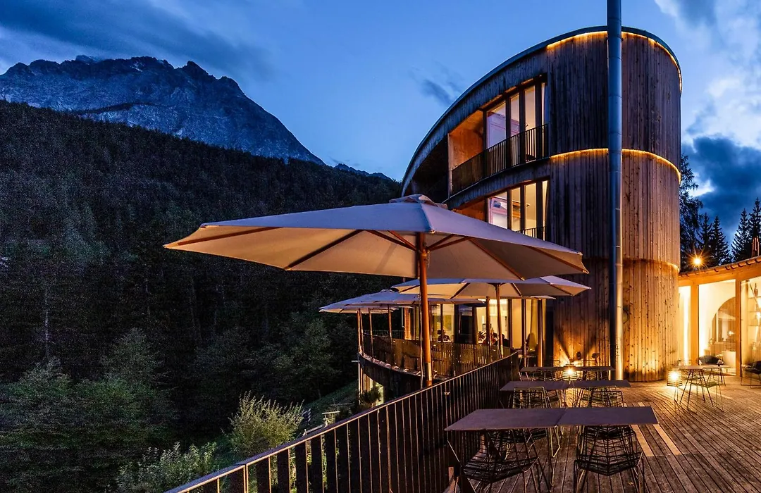 Hotel Arnica Scuol - Adults Only-1