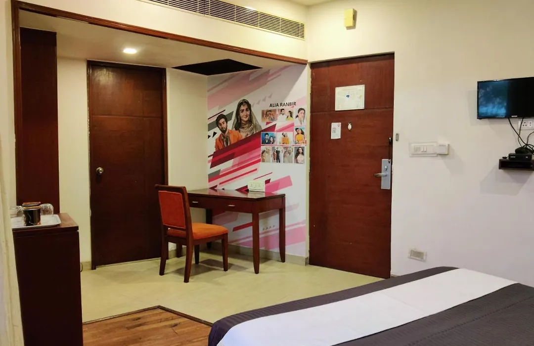 C Suites - Lotus Park-1