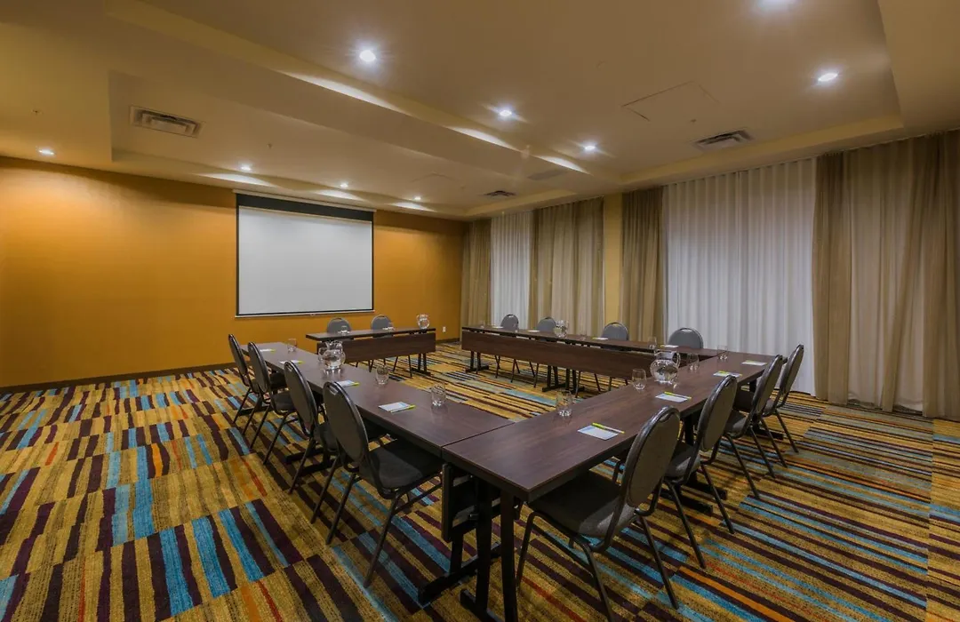 Fairfield Inn & Suites By Marriott Kamloops-1