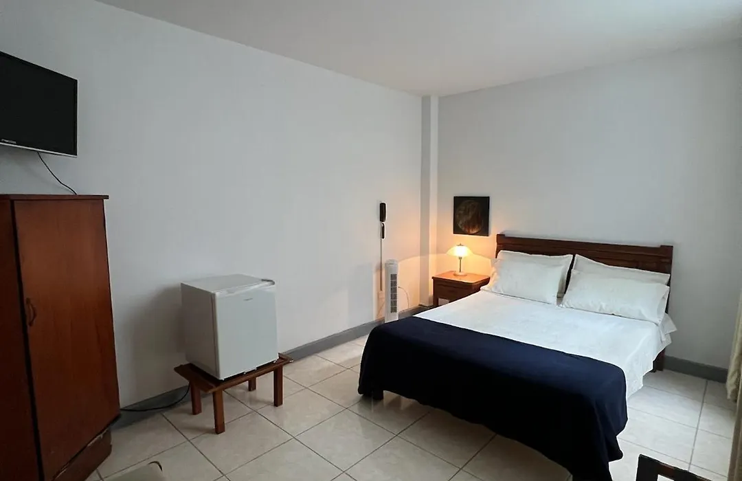 HOTEL ARMENIA CENTRO , TENEMOS AGUA CALIENTE y FACTURACION ELECTRONICA, Gracias-1
