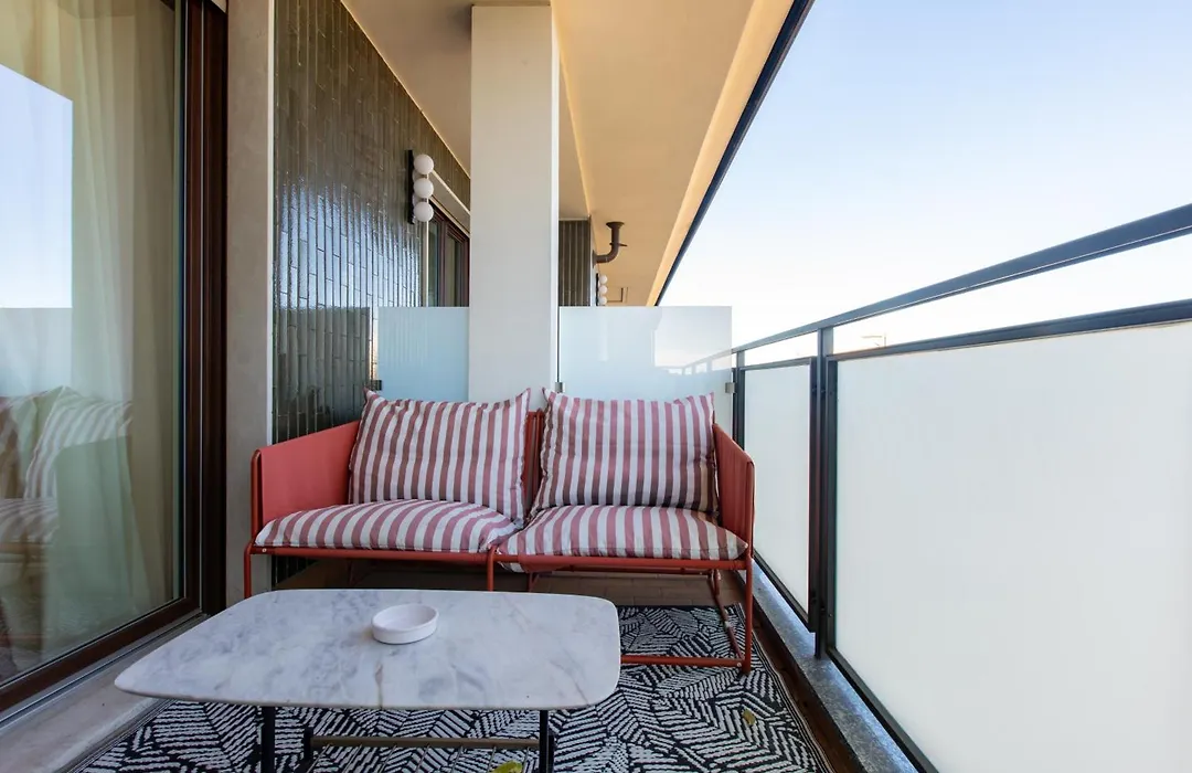 Daplace - Corso Sempione Suites-1