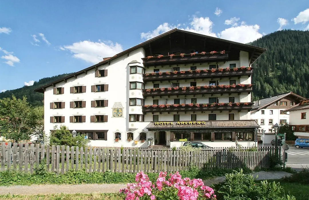 Heart Hotel Arlberg-1