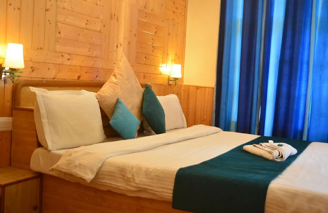 Hotel Neelgiri - Manali Diaries-1