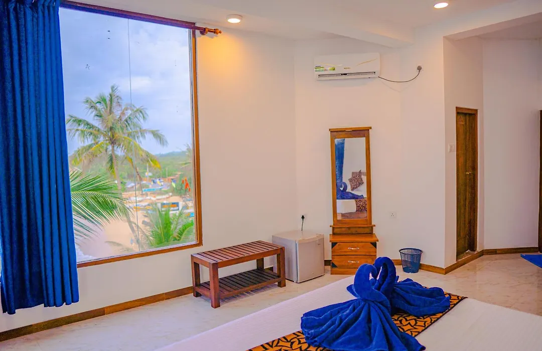 Cool Beach Hotel-1