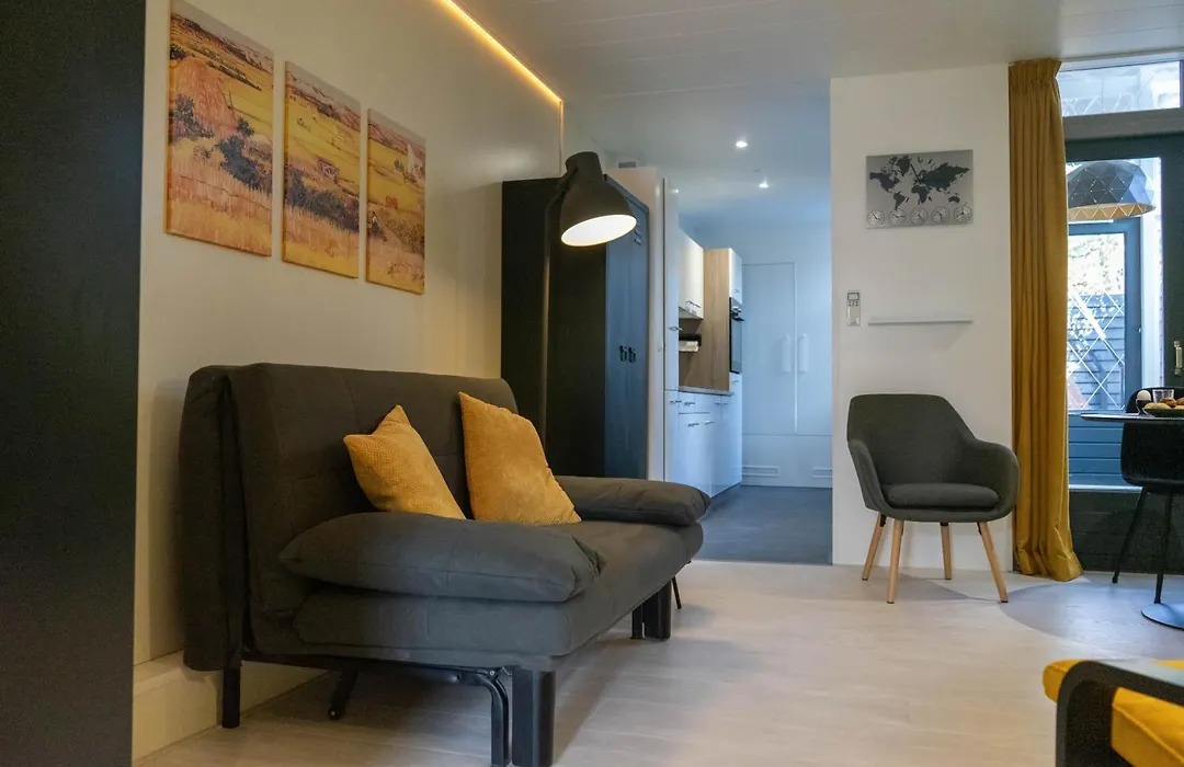 B&B Sunflower Leiden-1