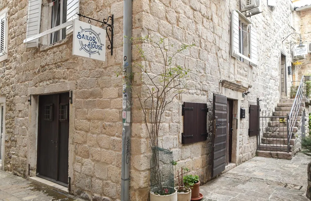 Sailor House-1