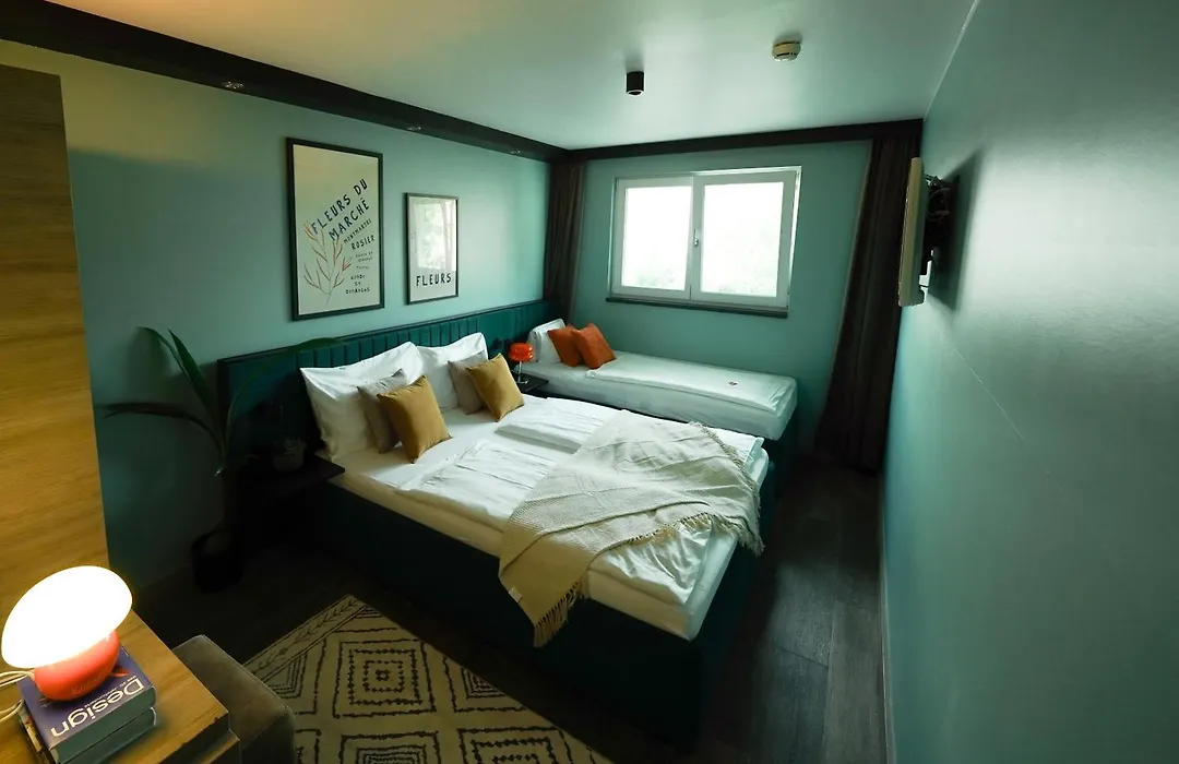 Design & Budget Hotel Wien Schoenbrunn-1