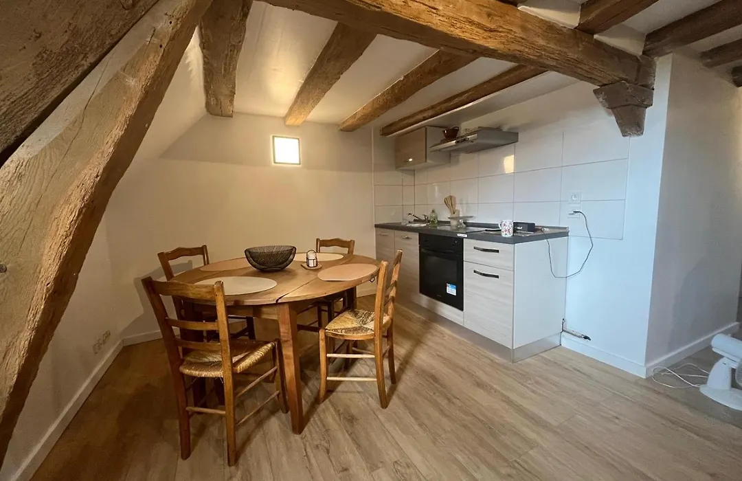 Mercier de Montigny - Les Chambres du Beffroi - SPA et Massage-1