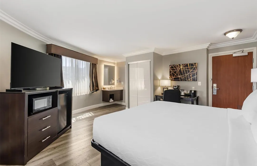 Best Western Plus La Mid-Town Hotel-1