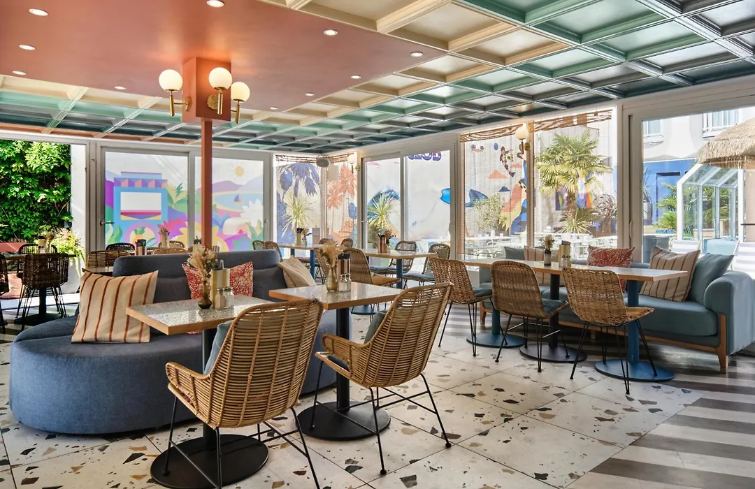 Hotel Chromatics & Restaurant Hill Club By Happyculture-1