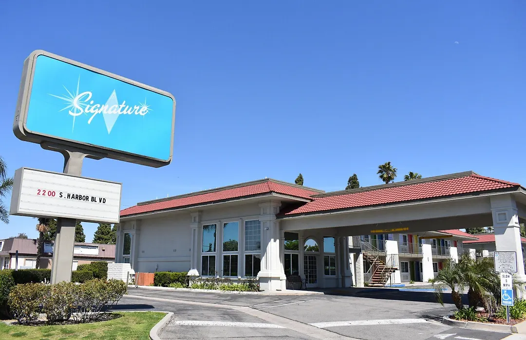 Signature Anaheim Maingate-1