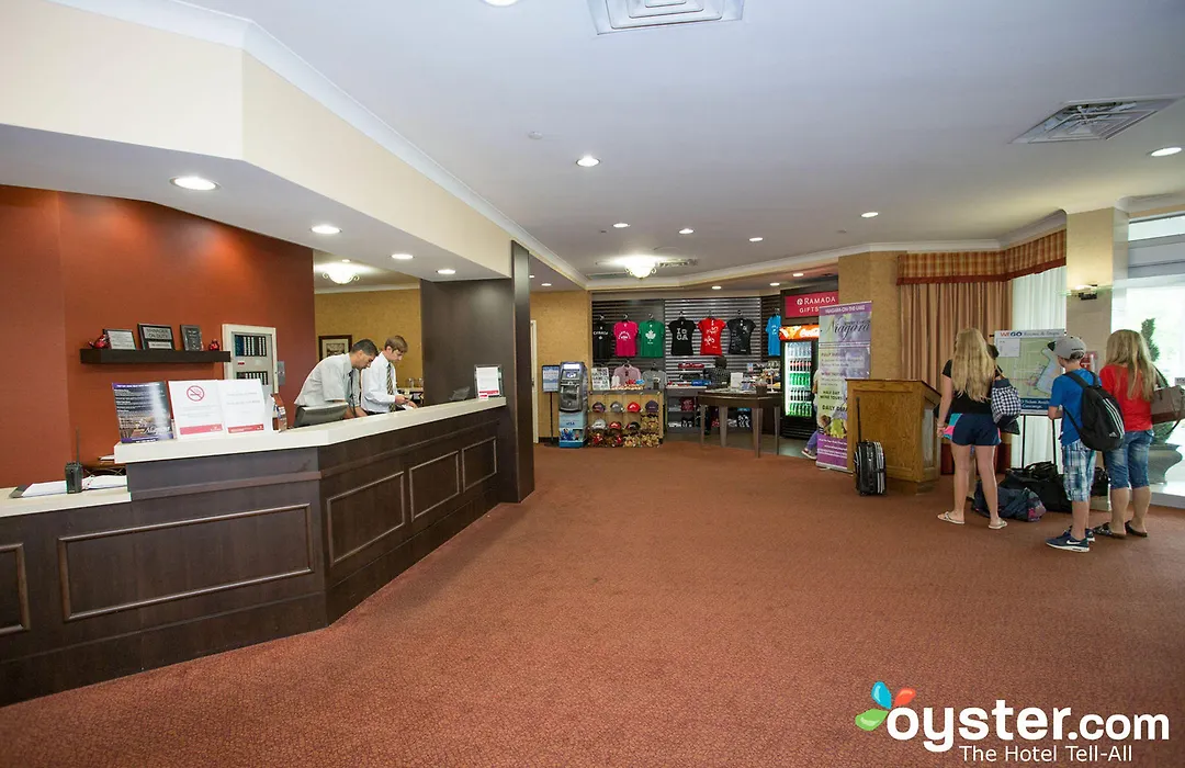 Ramada By Wyndham Niagara Falls/Fallsview-1