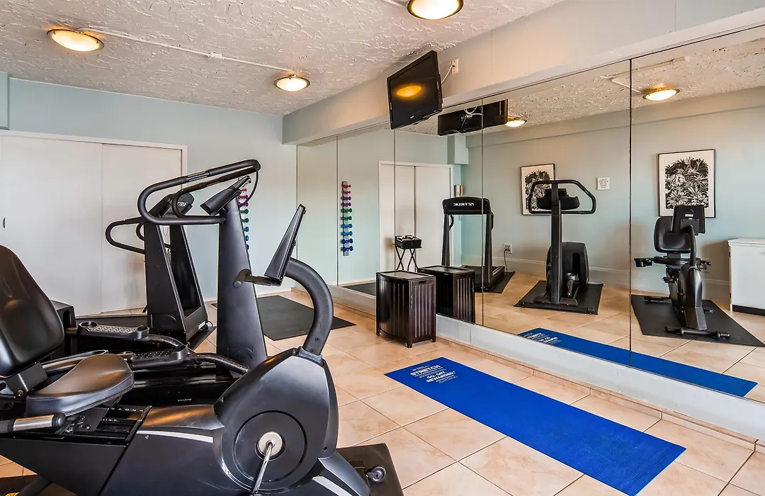 Best Western Plus Yacht Harbor Inn-1