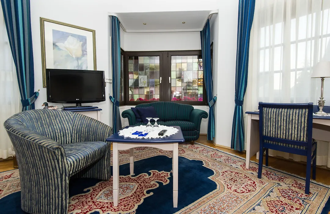 Hotel Trapp-1