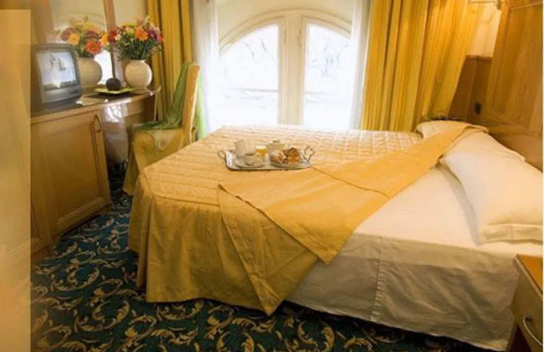 Hotel Cinque Giornate-1