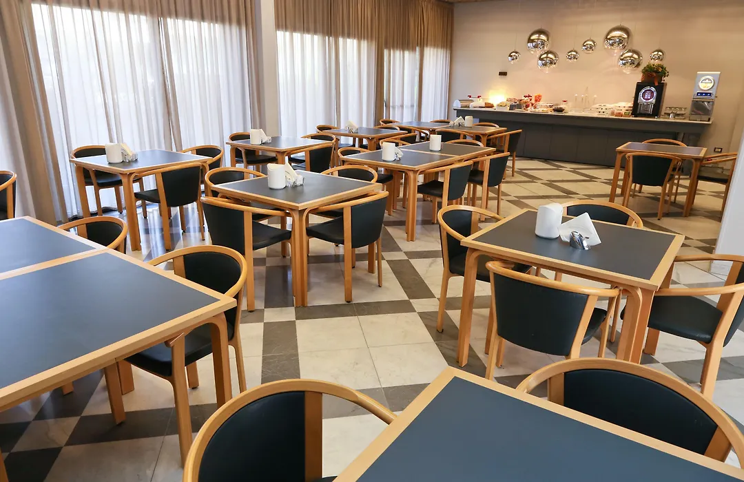 Hotel Forum-1