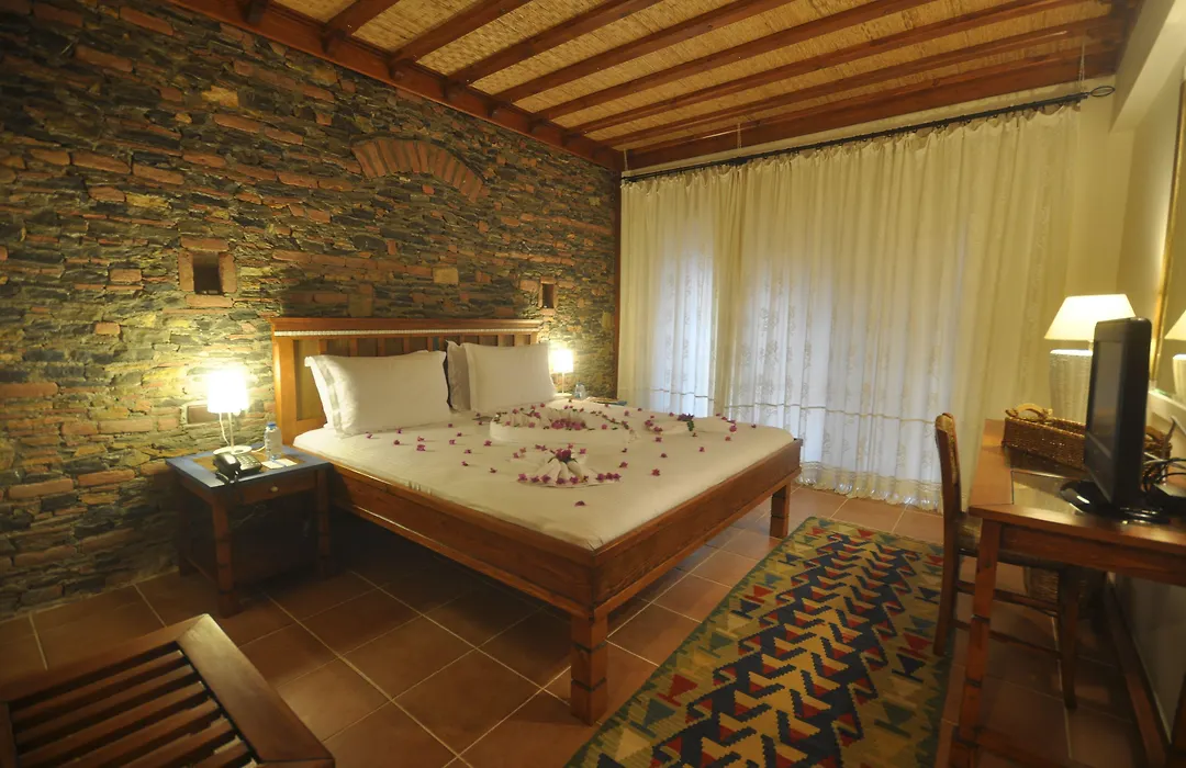El Vino Hotel & Suites-1