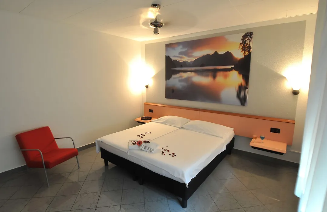 Hotel Bahnhof Haus-1