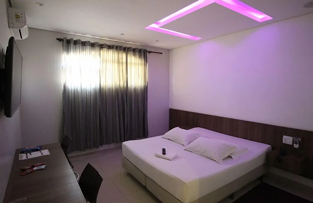 Plaza Motel (Adults Only)-1