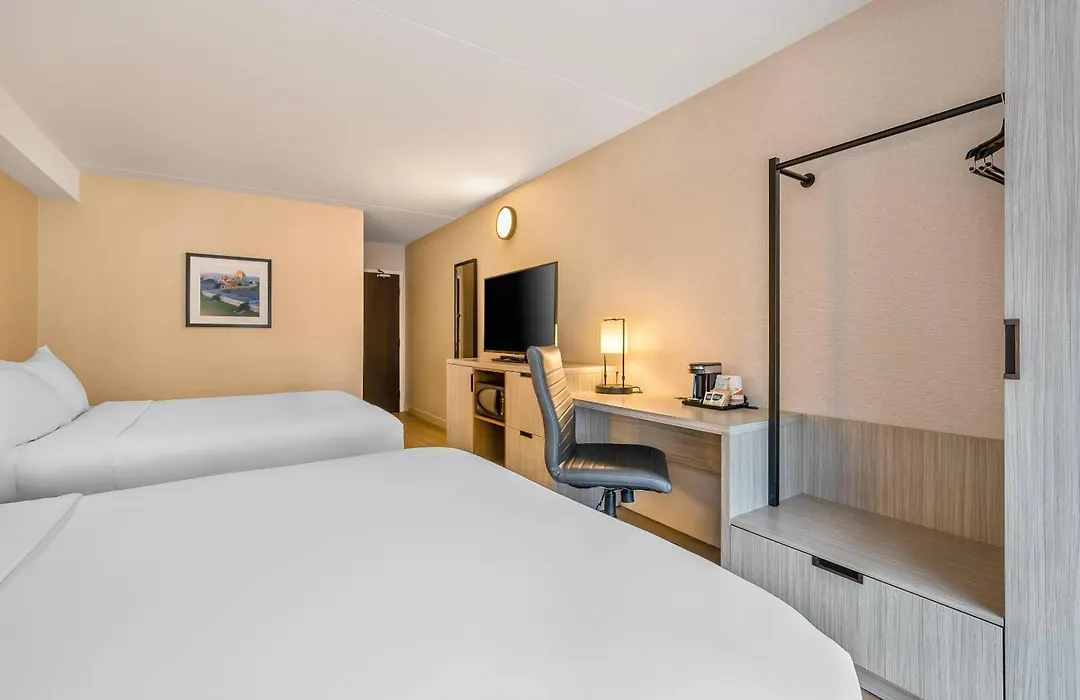 Comfort Inn Ancienne-Lorette - Quebec Airport-1