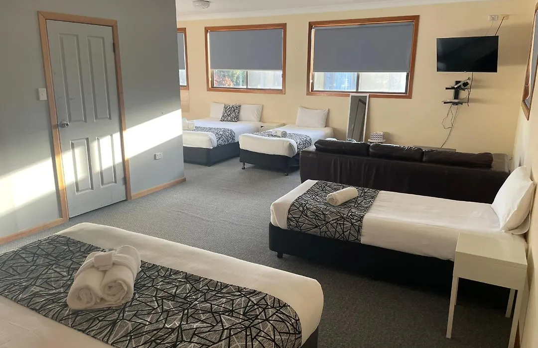 Coastal Bay Motel-1