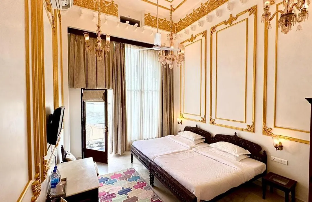 Lake Pichola Hotel-1
