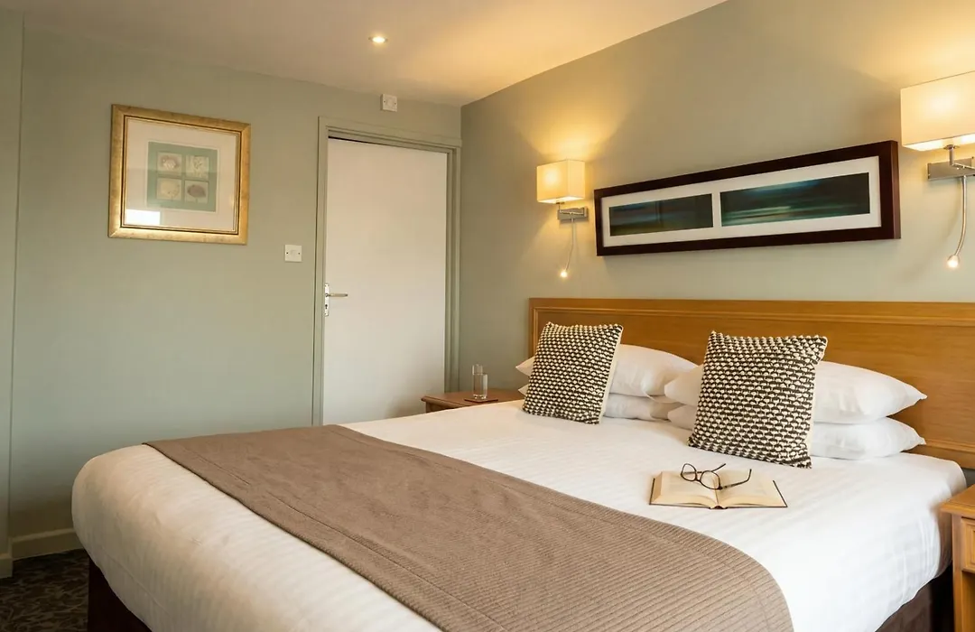 Best Western The Rose & Crown Hotel-1