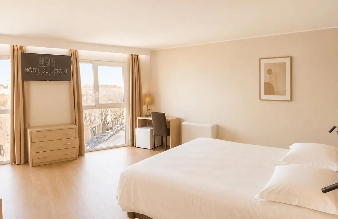 Hotel De L'Etoile-1