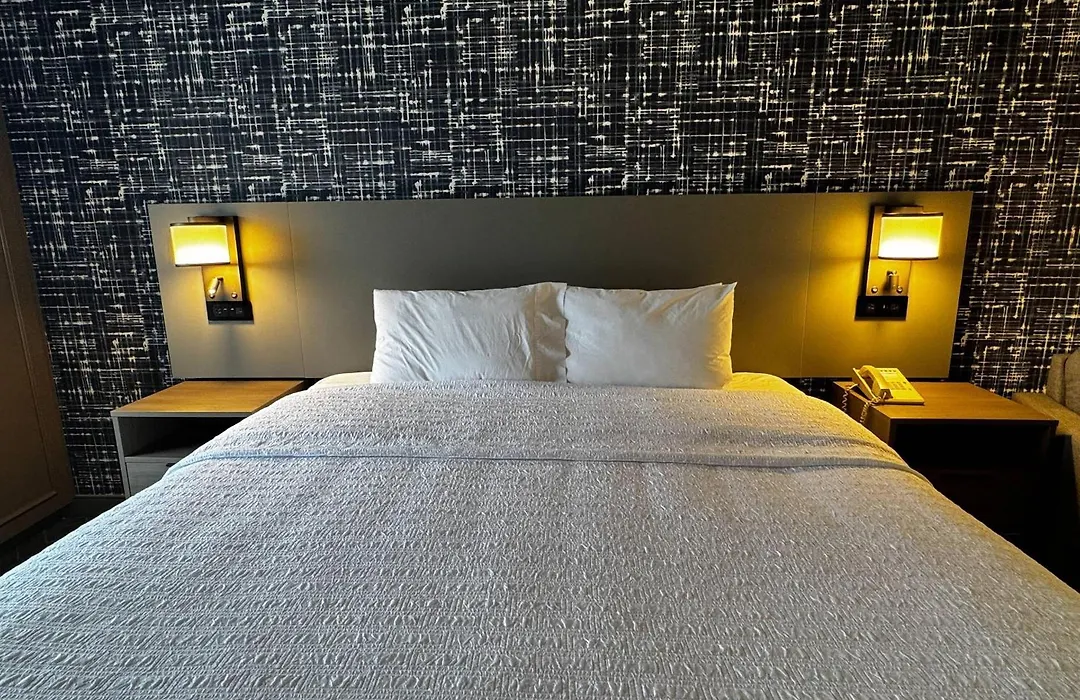Pittsburgh Airport Inn And Suites-1