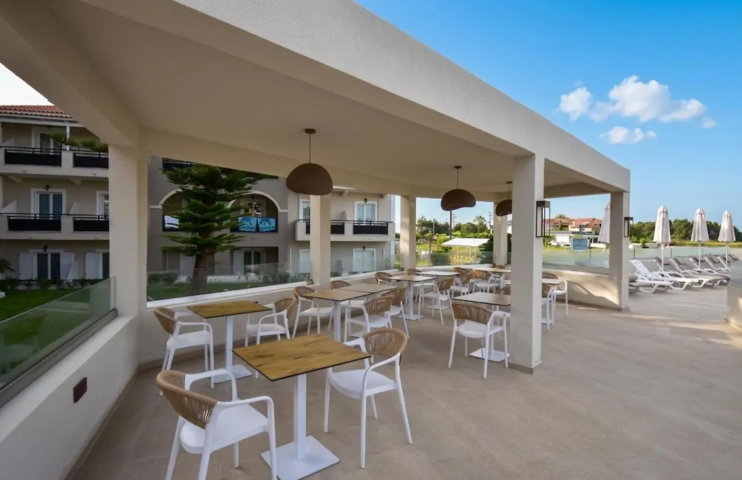 Dennys Inn Hotel-1