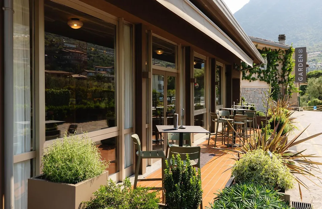 Hotel Garden NEW MANAGEMENT-1