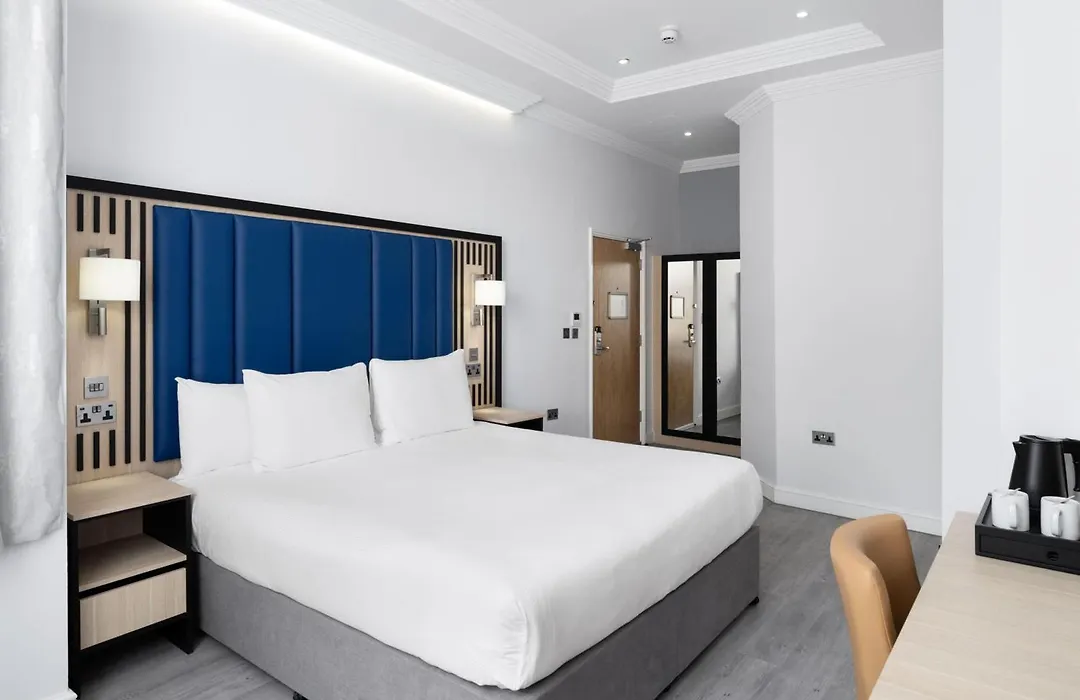 Spark By Hilton London Chiswick-1