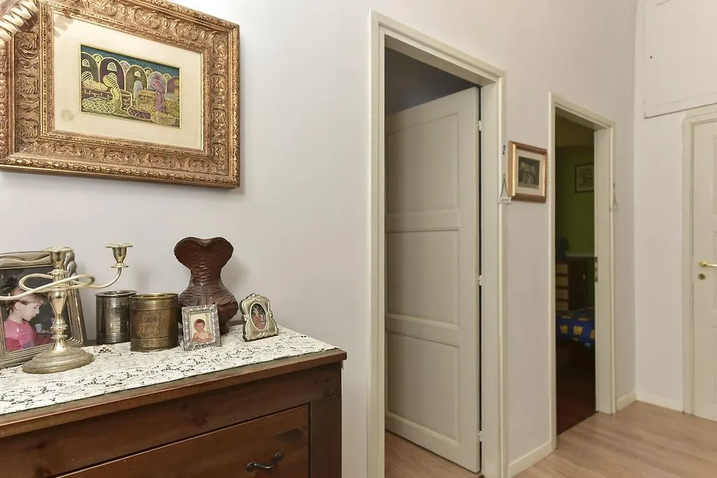 Nicole Rooms-1