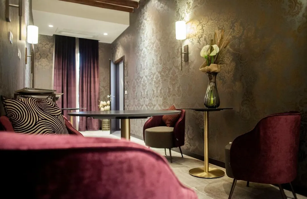 Alle Guglie Boutique Hotel-1