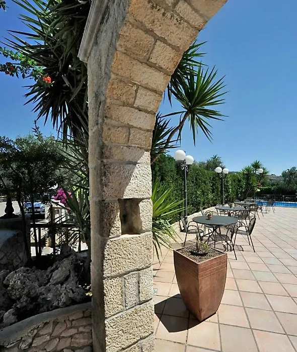 Hotel Apeneste-1