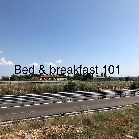 Bed & Breakfast 101-3