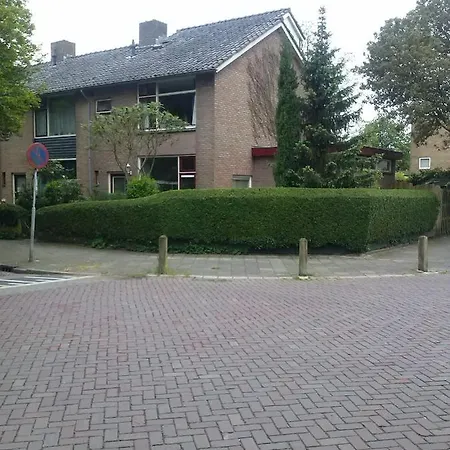 Bed And Breakfast Opus 209-2